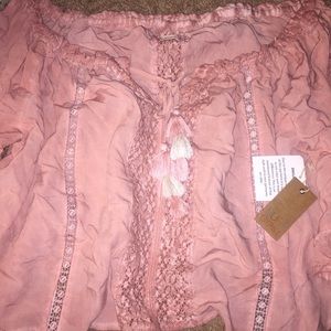 Surf Gypsy off the shoulder crop top!